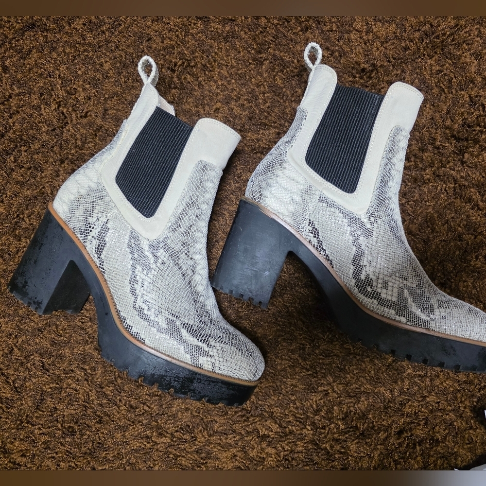Stylish Healed Snake Print Ankle Boots